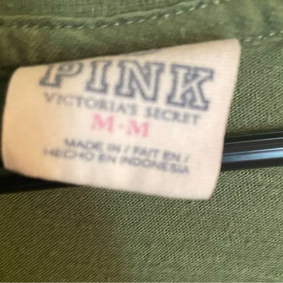 Victoria’s Secret Pink! Green and pink #86 Jersey Tee. - Picture 4 of 4